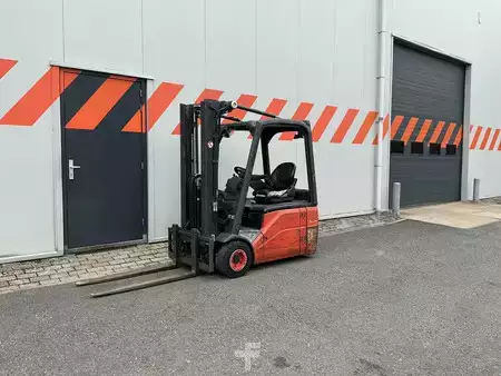 Carrelli elettrici 3 ruote 2014  Linde E16-01 (1)