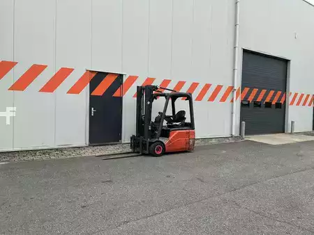 Carrelli elettrici 3 ruote 2014  Linde E16-01 (6)