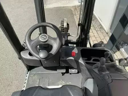 Chariots électriques à 3 roues 2017  Linde E12-02 (3)