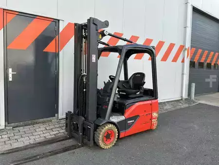 Elektro tříkolové VZV  Linde E16-02 (1)