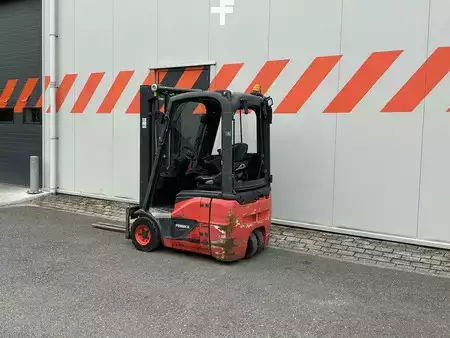 Chariots électriques à 3 roues 2017  Linde E12-02 (2)