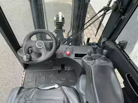 Chariots électriques à 3 roues 2017  Linde E12-02 (3)