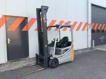 Chariots électriques à 3 roues 2018  Still RX20-16C (1)