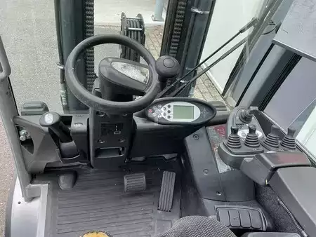 LPG Forklifts  Still RX70-25T (3)