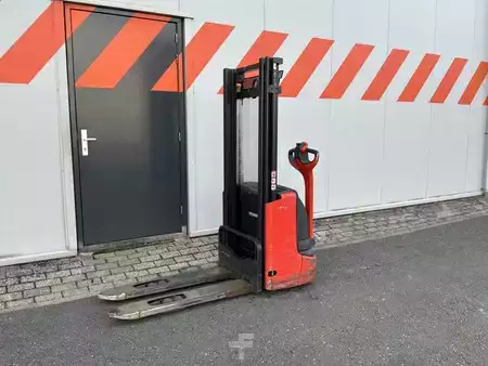Apilador eléctrico 2020  Linde L10 (1)