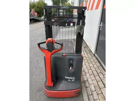 Ruční vysokozdvižný vozík 2013  Linde L12 (3)