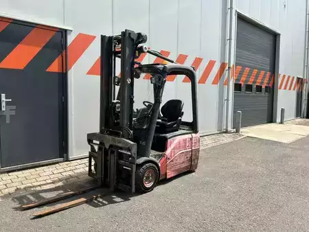 3-wiel elektrische heftrucks 2013  Linde E16C-01 (1)