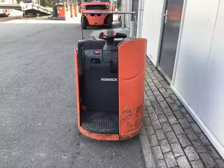Nízkozdvižný vozík  Linde T20SP (3)