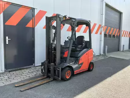 LPG Forklifts  Linde H16T-01 (1)