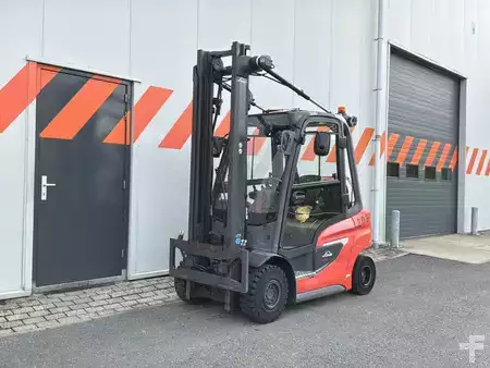 Treibgasstapler  Linde H25T-01 (1)