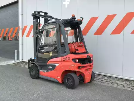 Treibgasstapler  Linde H25T-01 (2)
