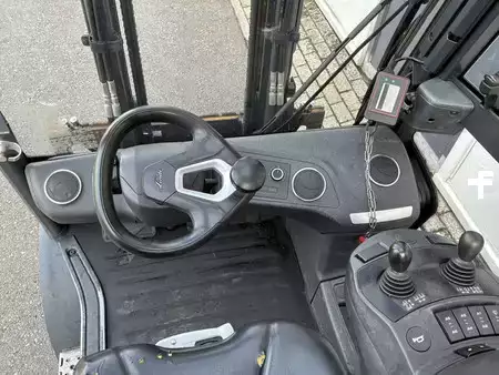 Treibgasstapler  Linde H25T-01 (3)