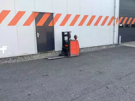 Apilador eléctrico  Linde L16 (5)