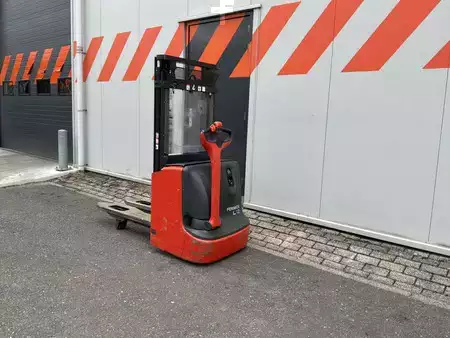 Ruční vysokozdvižný vozík 2019  Linde L12i (2)