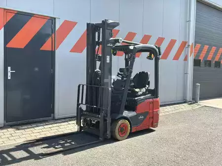 Eléctrico - 3 rodas 2019  Linde E12-02 (1)