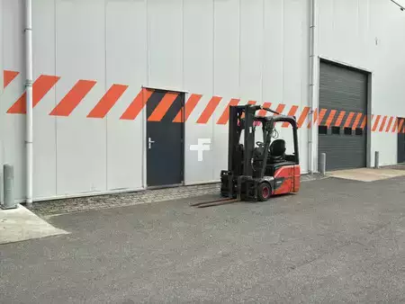 Carrelli elettrici 3 ruote 2019  Linde E18-02 (4)