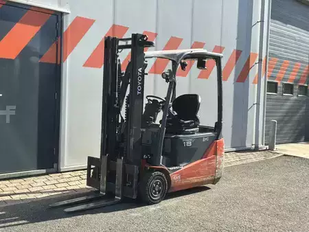 Elektrisk- 3 hjul 2017  Toyota 8FBE18T (1)
