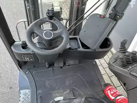 Treibgasstapler 2016  Linde H14T-01 (3)
