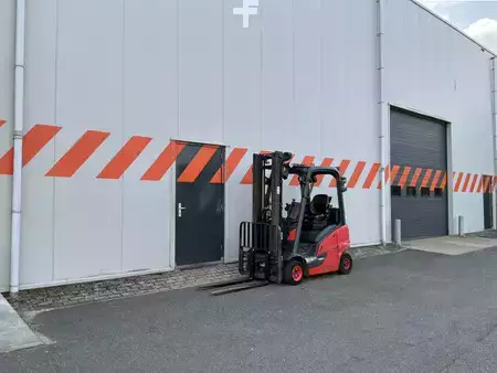 Treibgasstapler 2016  Linde H14T-01 (5)