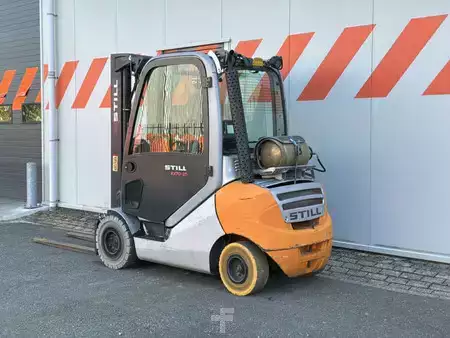 Carrelli elevatori GPL 2016  Still RX70-25T (2)