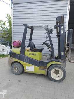 Propane Forklifts 2006  Clark C35 (3)