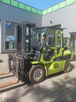 Diesel Forklifts 2017  Clark C55sD (2)