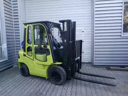 LPG heftrucks 2018  Clark GTS25 (1)