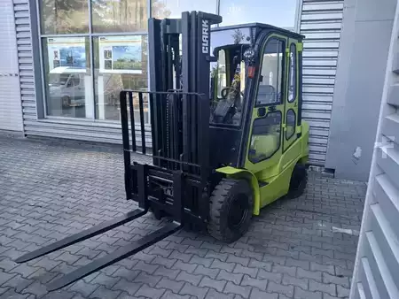 LPG heftrucks 2018  Clark GTS25 (2)