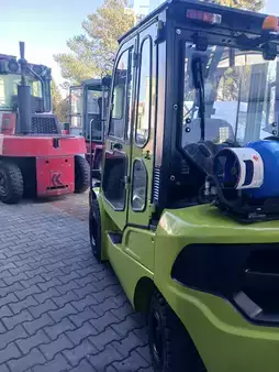 Empilhador a gás 2018  Clark GTS25 (9)