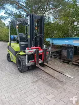 LPG heftrucks 2013  Clark C30L (4)