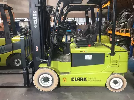 Eléctrico - 4 rodas 2017  Clark GEX30s (4)