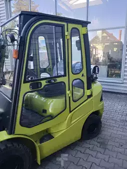 Wózki gazowe 2018  Clark GTS25 (2)