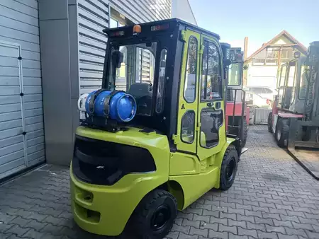 Wózki gazowe 2018  Clark GTS25 (1)