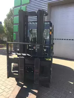 Gas truck 2015  Clark C55sL (6)