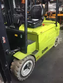 Elektrisk- 4 hjul 2015  Clark GEX30 (2)