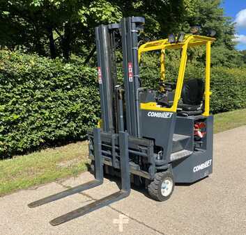 Zijlader 2019  Combilift CB3000LPG (4)