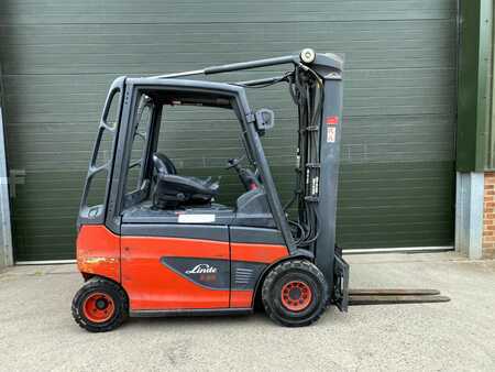 Carrelli elettrici 4 ruote 2017  Linde E25-01 (1)