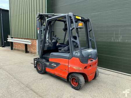 Carrelli elettrici 4 ruote 2017  Linde E25-01 (4)