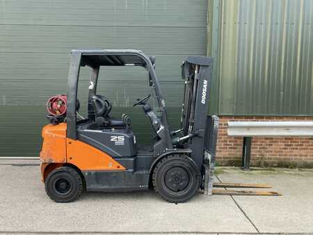 Nestekaasutrukki 2019  Doosan G25P-7 (2)