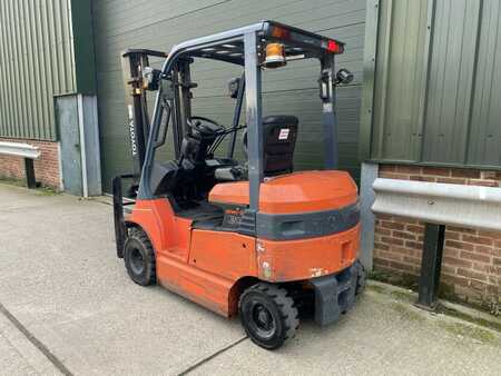 Carrelli elettrici 4 ruote 2014  Toyota 7FBH20 (3)