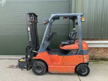 Carrelli elettrici 4 ruote 2014  Toyota 7FBH20 (4)