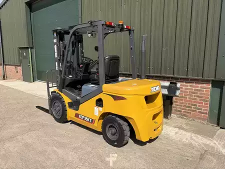 Chariots élévateurs diesel 2025  XCMG XCF35KT (4)
