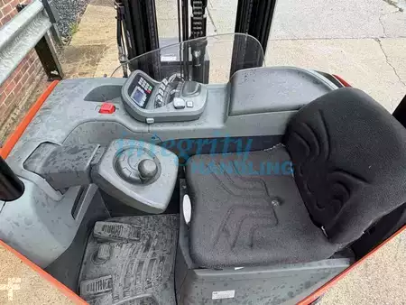 Reach Trucks 2019  BT RRE140B (5)