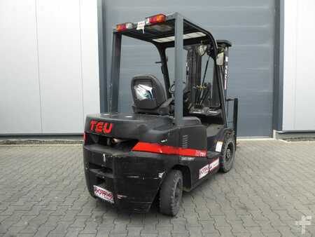 Empilhador diesel 2022  TEU FD25T (8)