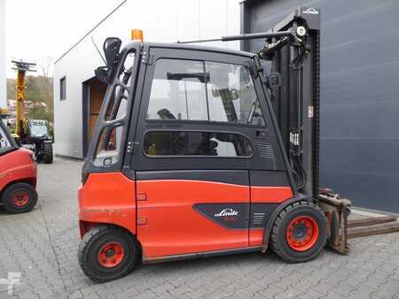 Elektryczne 4-kołowe 2018  Linde E40H-01/600 (10)
