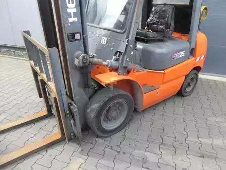 Nestekaasutrukki 2008  Heli CPQD25H (2)