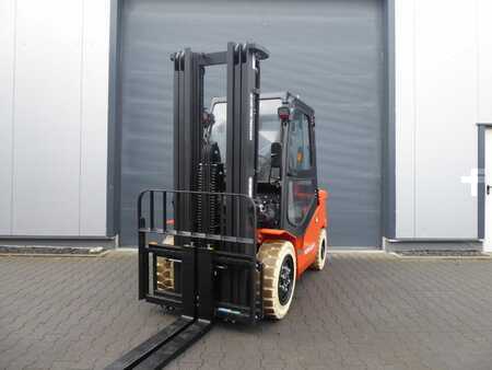 Sähkö - 4 pyör 2025  Noblelift CPD38 Lithium Ionen (1)