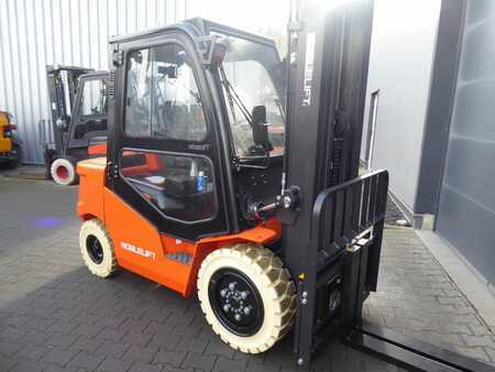 Sähkö - 4 pyör 2025  Noblelift CPD38 Lithium Ionen (10)