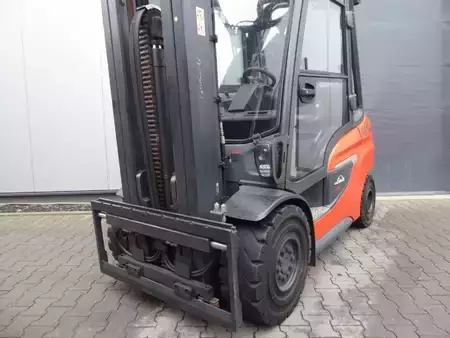 Carrelli elevatori GPL 2020  Linde H35T-02 (2)