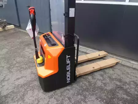 Magasemelésű béka 2025  Noblelift SWB 130D (2)